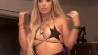 Tana Mongeau Show off Erotic Body !!!