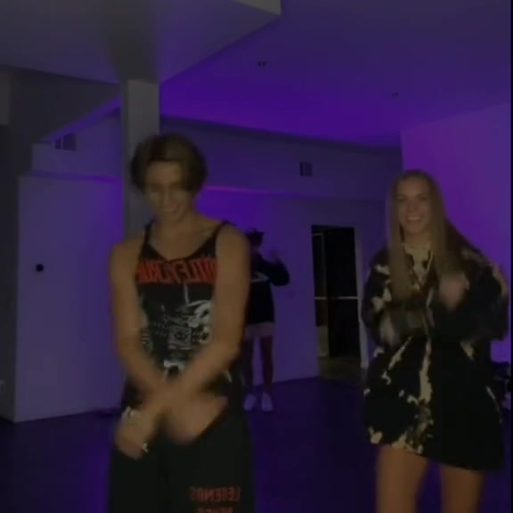 Anna Shumate and Boyfriend – Hot Tiktoker