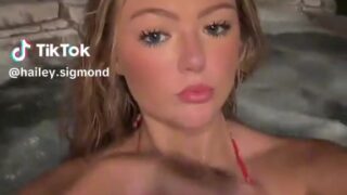 Hailey Sigmond – Erotic body in pool