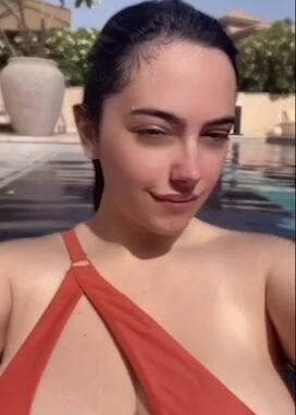 ShiftyMine – Hot body in pool – Leak video from 0nlyF
