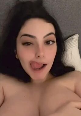 ShiftyMine nude in bed