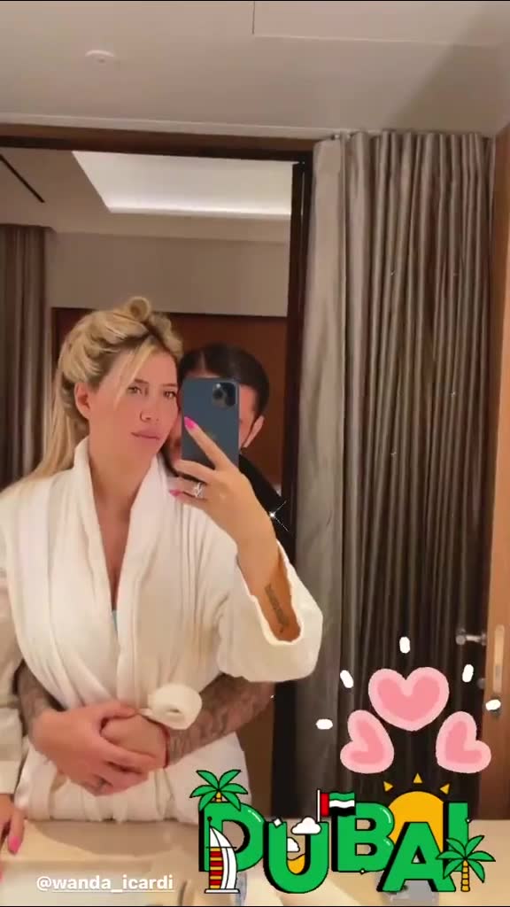 Wanda Nara and her boyfriend before the battle