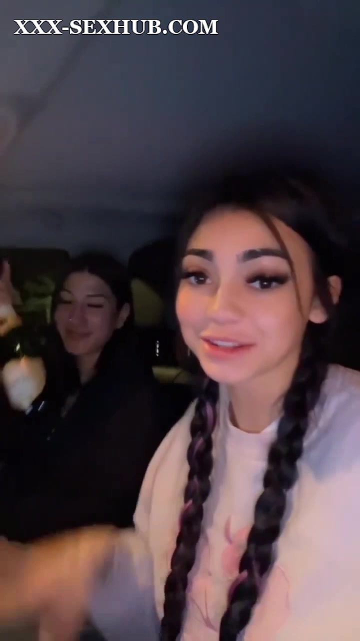 Aliyah Marie And Her Friend in a car – Video Hot!!