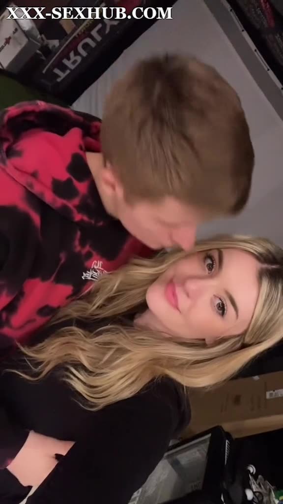 Hot tiktoker kiss Her Boyfriend – BrookeAB