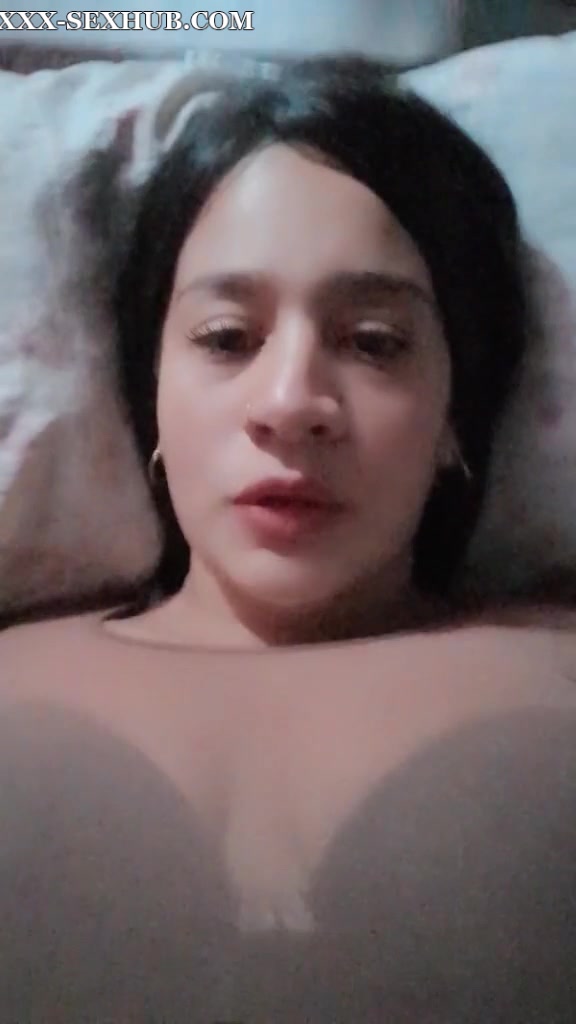 Candela Flores – show big boobs so sexy on bed