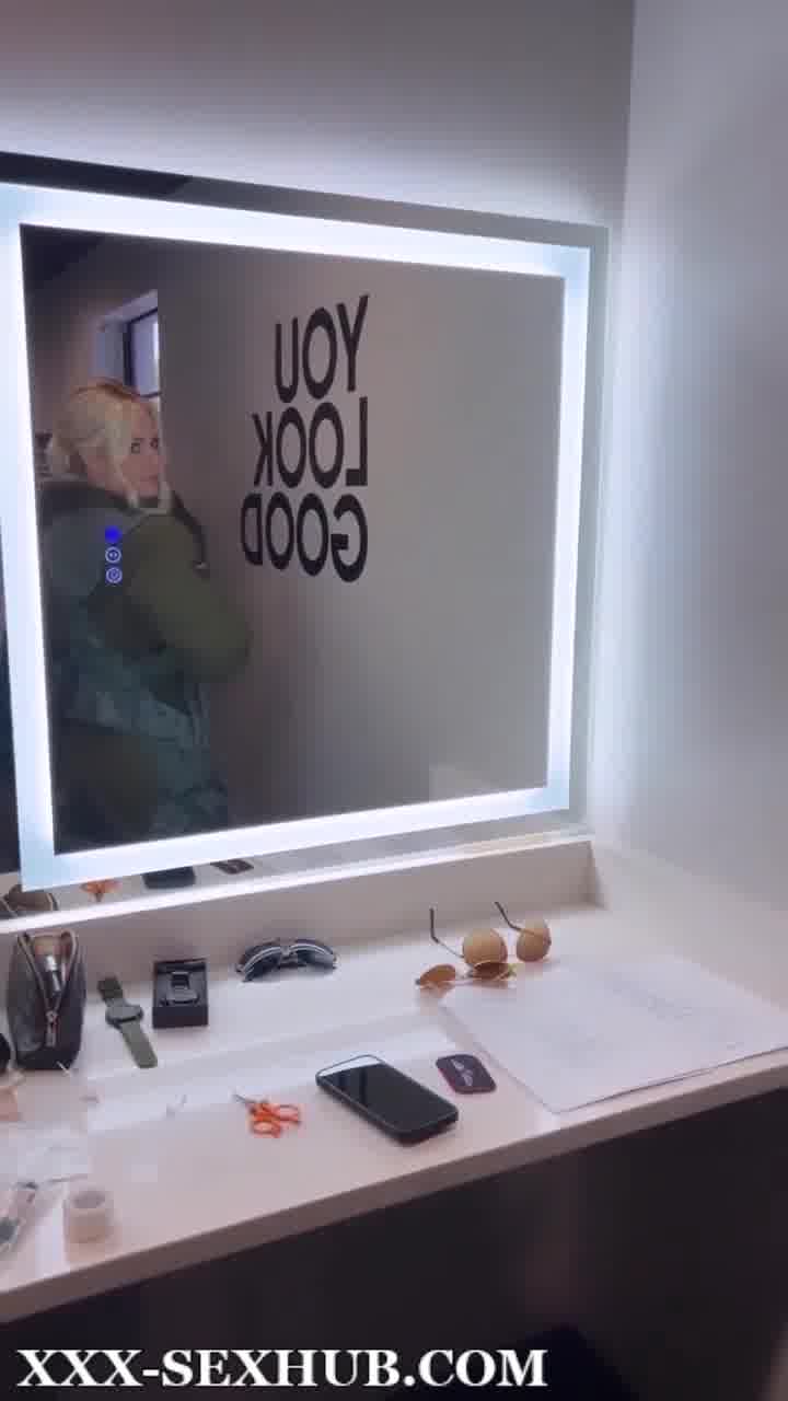 Maryse – show big tits in mirror !!!