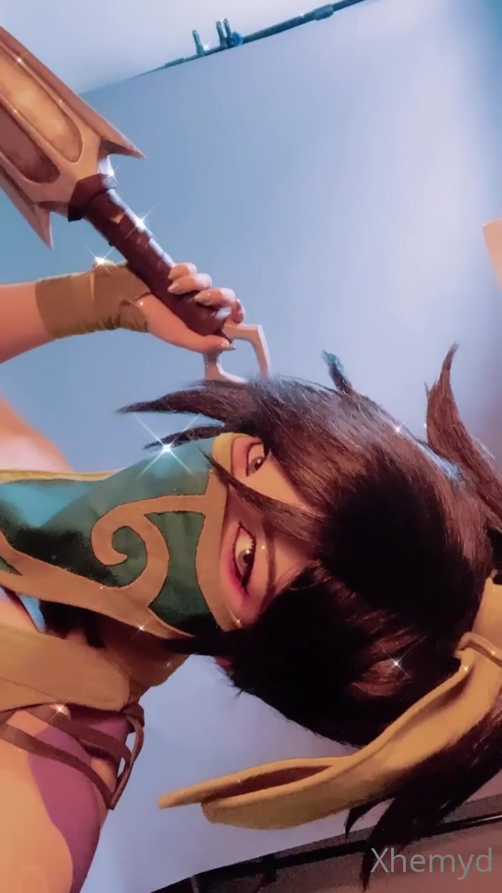 Xhemyd New Video – Akali Cosplay