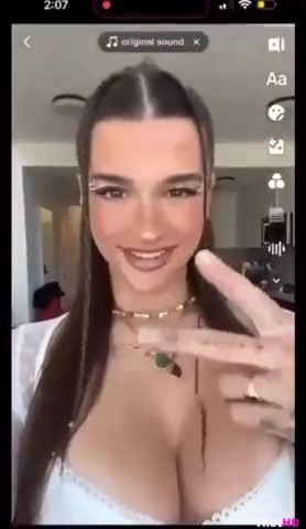 Arikytsya OF leak Video – Nipslip show Big BOOBS