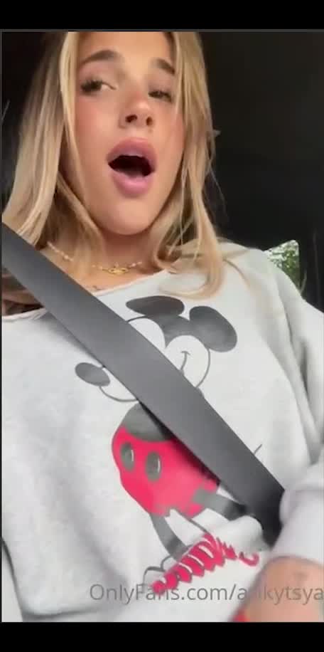 Arikytsya onlyfans leak video – masturbating in a car