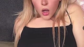Cupcax onlyfans leak – Show off pussy Fingering