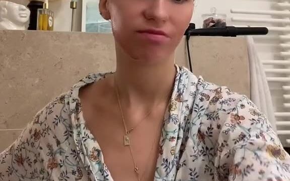 Ema louise onlyfans leak – In towel