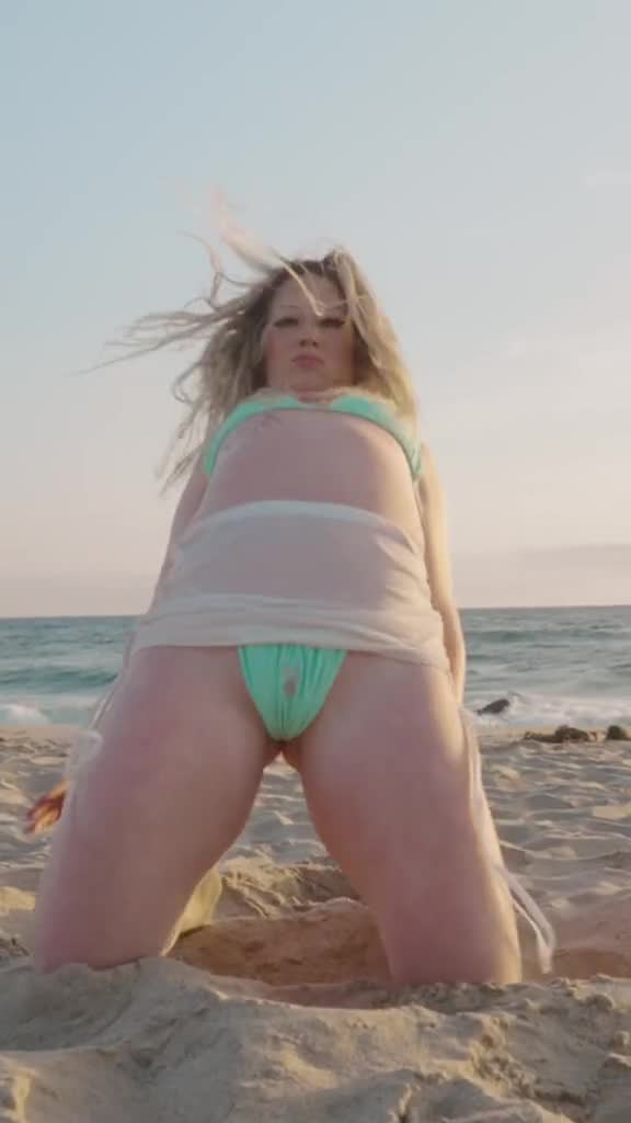 MiKaila Dancer leak video – Erotic dance on beach
