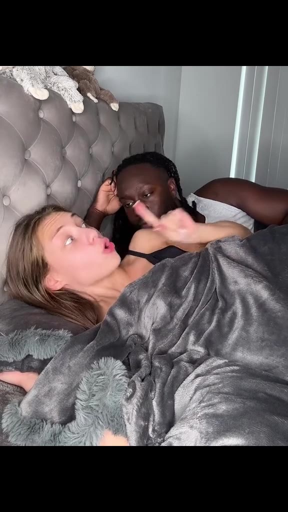 Mollyandjordy onlyfans leak video – With Her Husband on bed