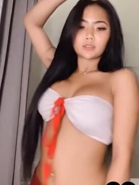 PraewAsian OF leak – Erotic dance On Stream