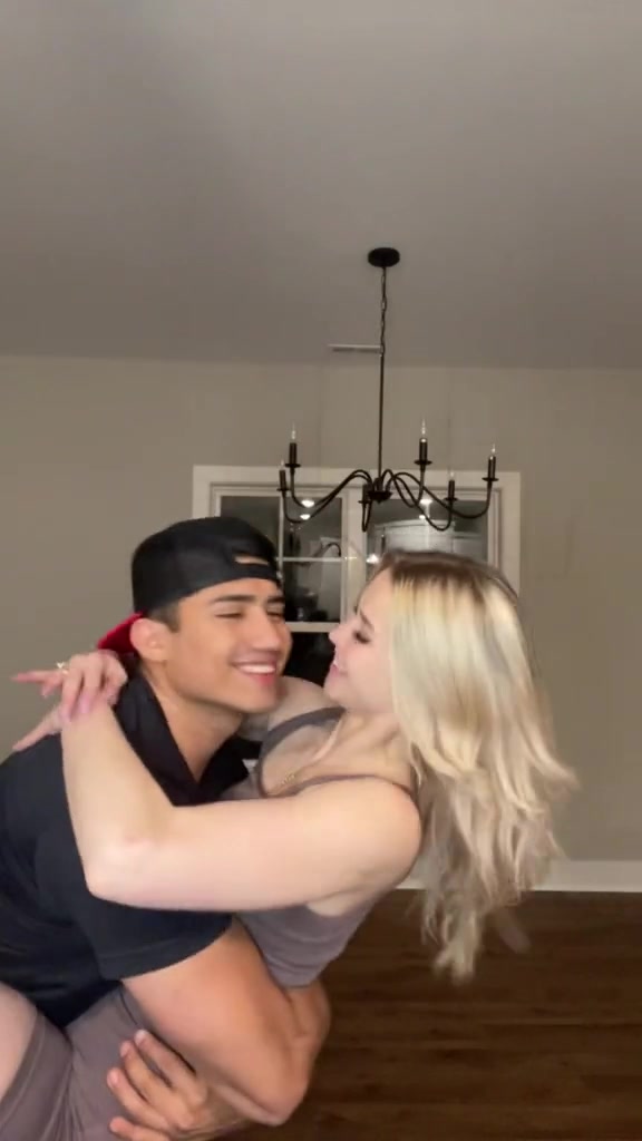 Sondrablust onlyfans leak video – Big hug with Boyfriend