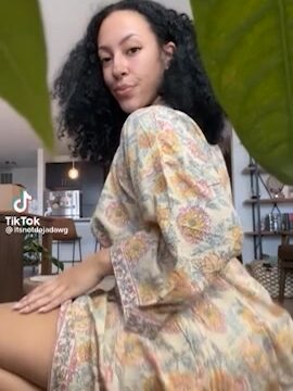 Itslunarliv onlyfans leak – in towel Twerking ass so lewd