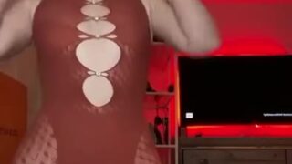 Lindsay Capuano onlyfans leak video lingerie tries on show off Hot body