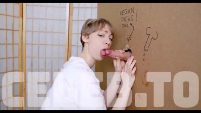 DiewildeVeganerin onlyfans leak sextape – Sucking a stranger big dick