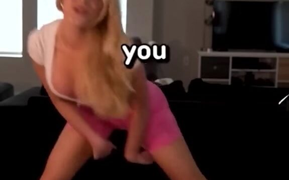 Riley Mae Lewis onlyfans leak video – yoga show big boobs