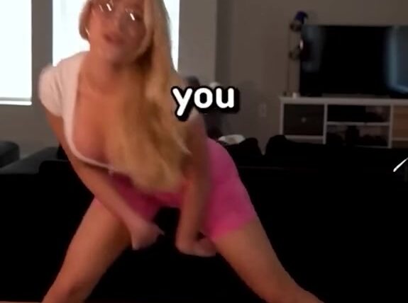 Riley Mae Lewis onlyfans leak video – yoga show big boobs