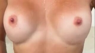Scarlet Vas onlyfans leak – Topless show Perfect tits At the beach