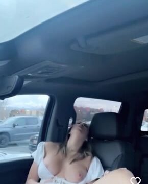 Reemarie onlyfans leak sextape – Masturbating on a car