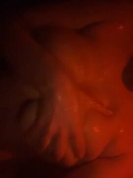 HeyImBee onlyfans leaked – Nude show off Wet boobs in shower
