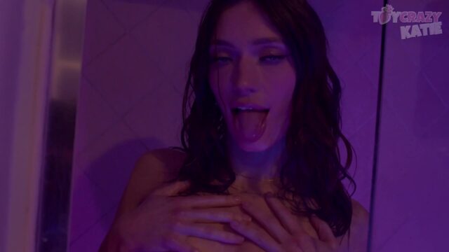 Nude and Dripping – Leaked Oil Play Video