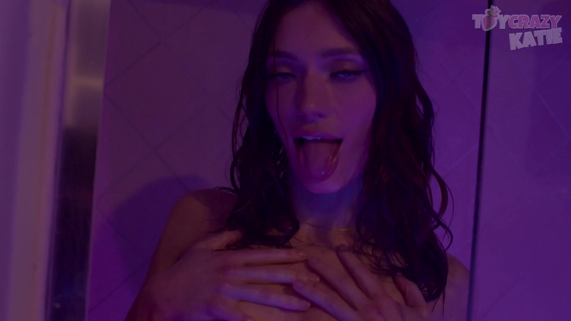 Nude and Dripping – Leaked Oil Play Video